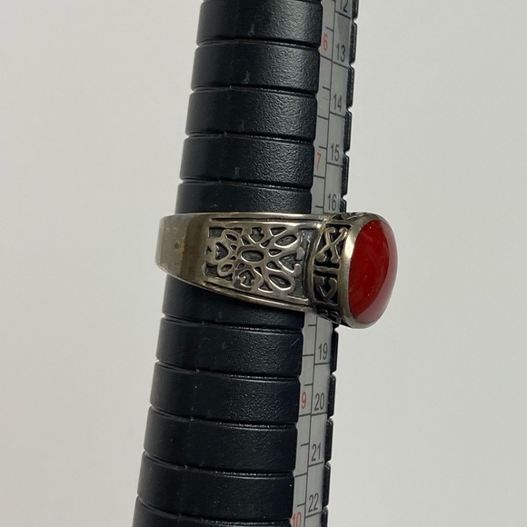 Silpada Sterling Silver Ring with red stone in center Size 8 - Picture 3 of 8